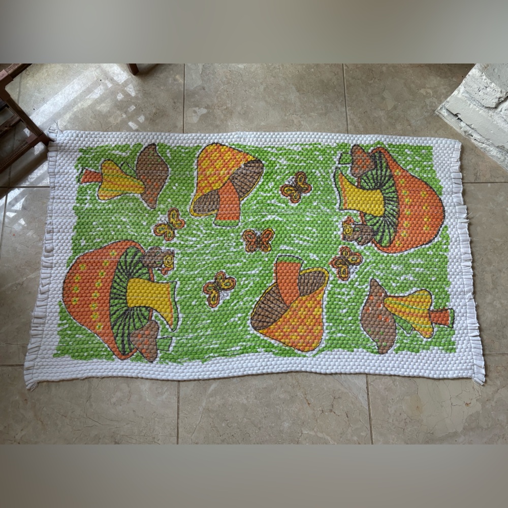 Vintage 70s Sears Merry Mushroom Rug in green.
